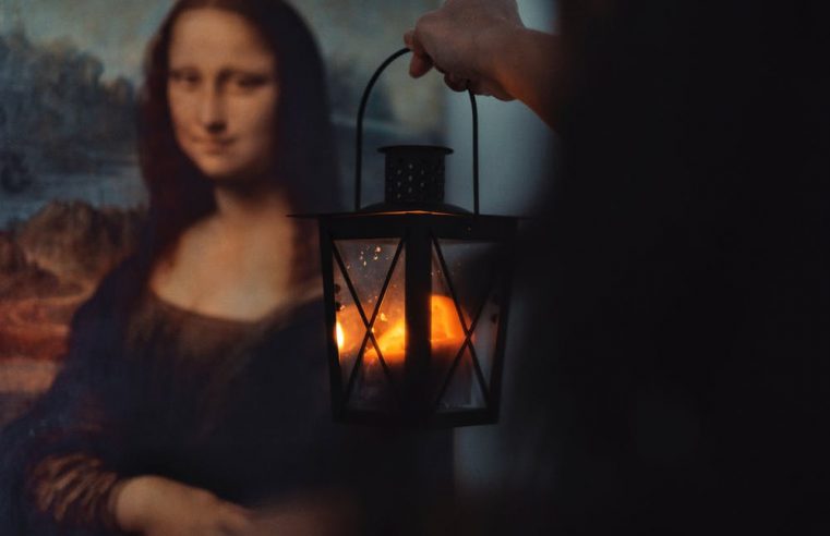 Did you look closely at the Mona Lisa?