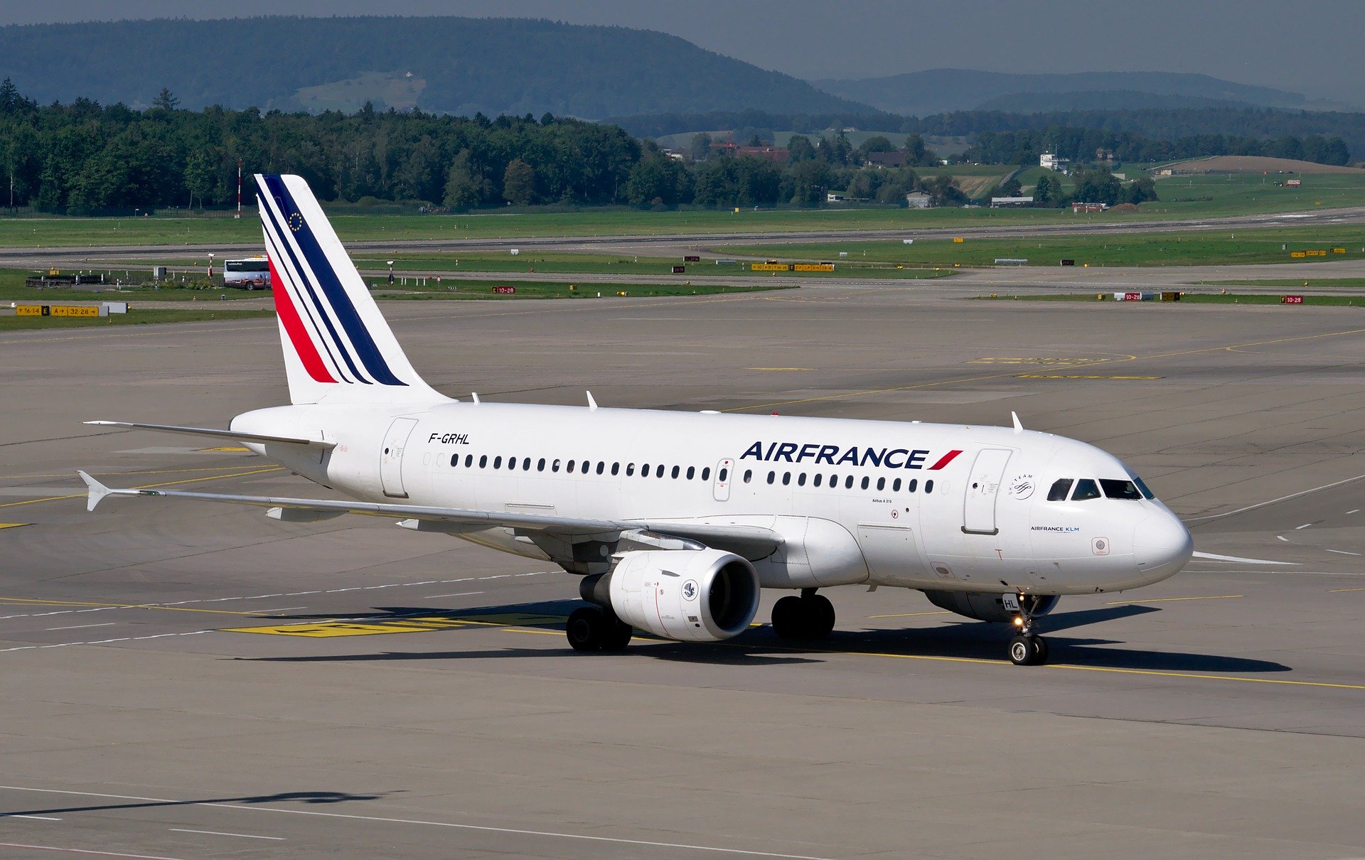 France is rationalising its domestic flights to reduce carbon emissions