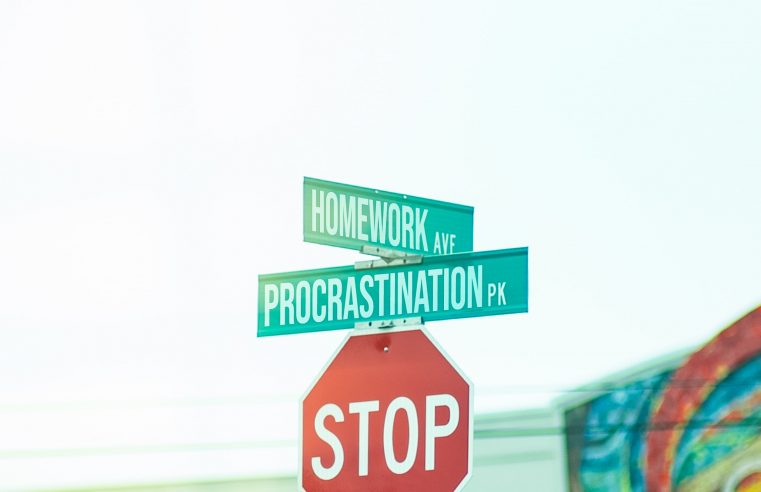 to be creative be distracted