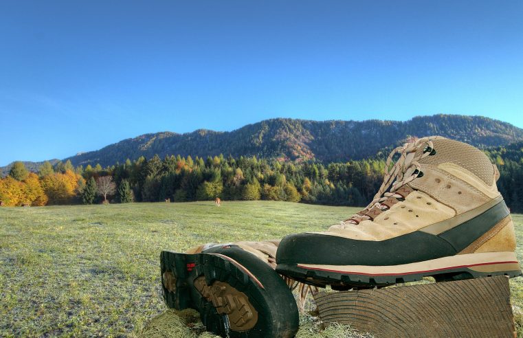 Walking 20.000 miles around the world