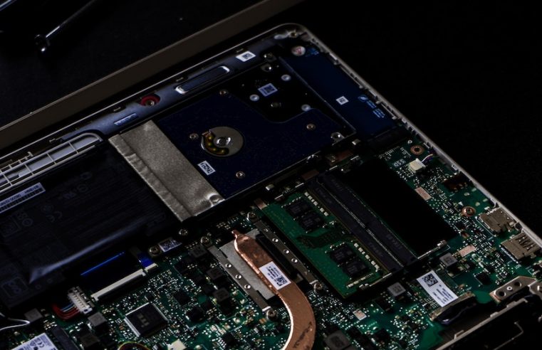 The Right-to-repair movement receives unexpected support from apple co-founder