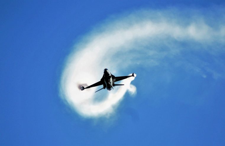 British man prevents U.S jet fighter from trouble