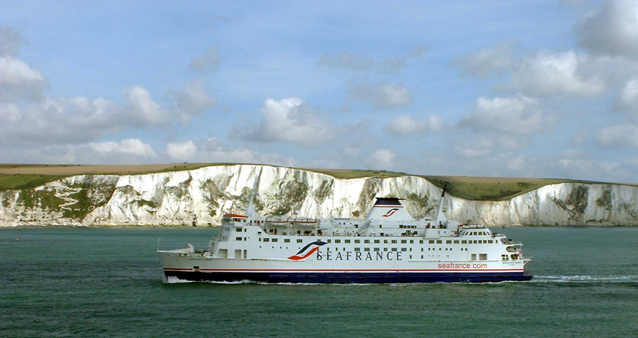 Fully vaccinated travellers from France can now freely enter the UK